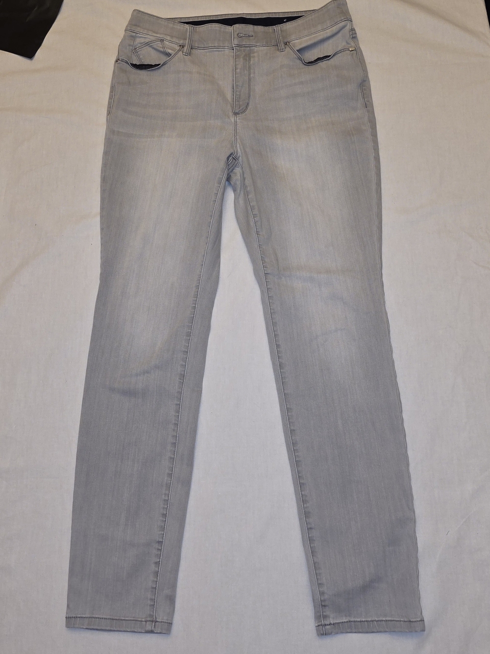 Chico's Light Gray Skinny Jeans sz 1.5 (10)